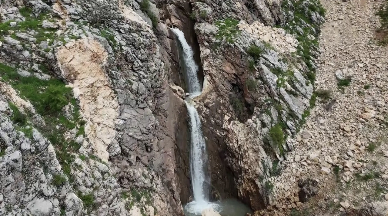 Adıyaman'da Çifte Şelale Hayran Bırakıyor