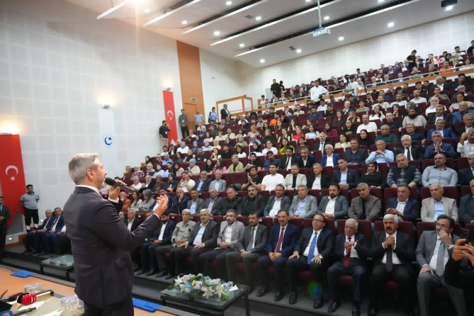 Bakan Yardımcısı Aydın: Türkiye Yüzyılı Gençlerin Omuzlarında Yükselecek