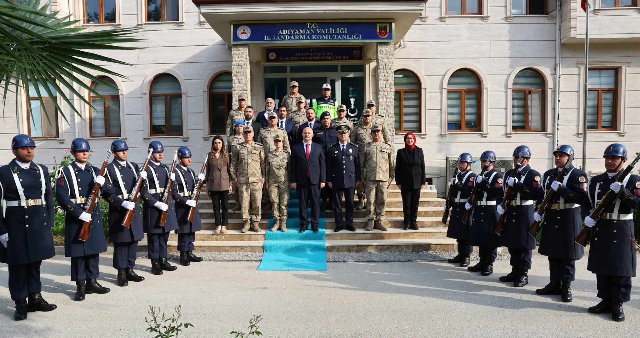 Adıyaman Valisi Küçük Jandarma Komutanlığını Ziyaret Etti