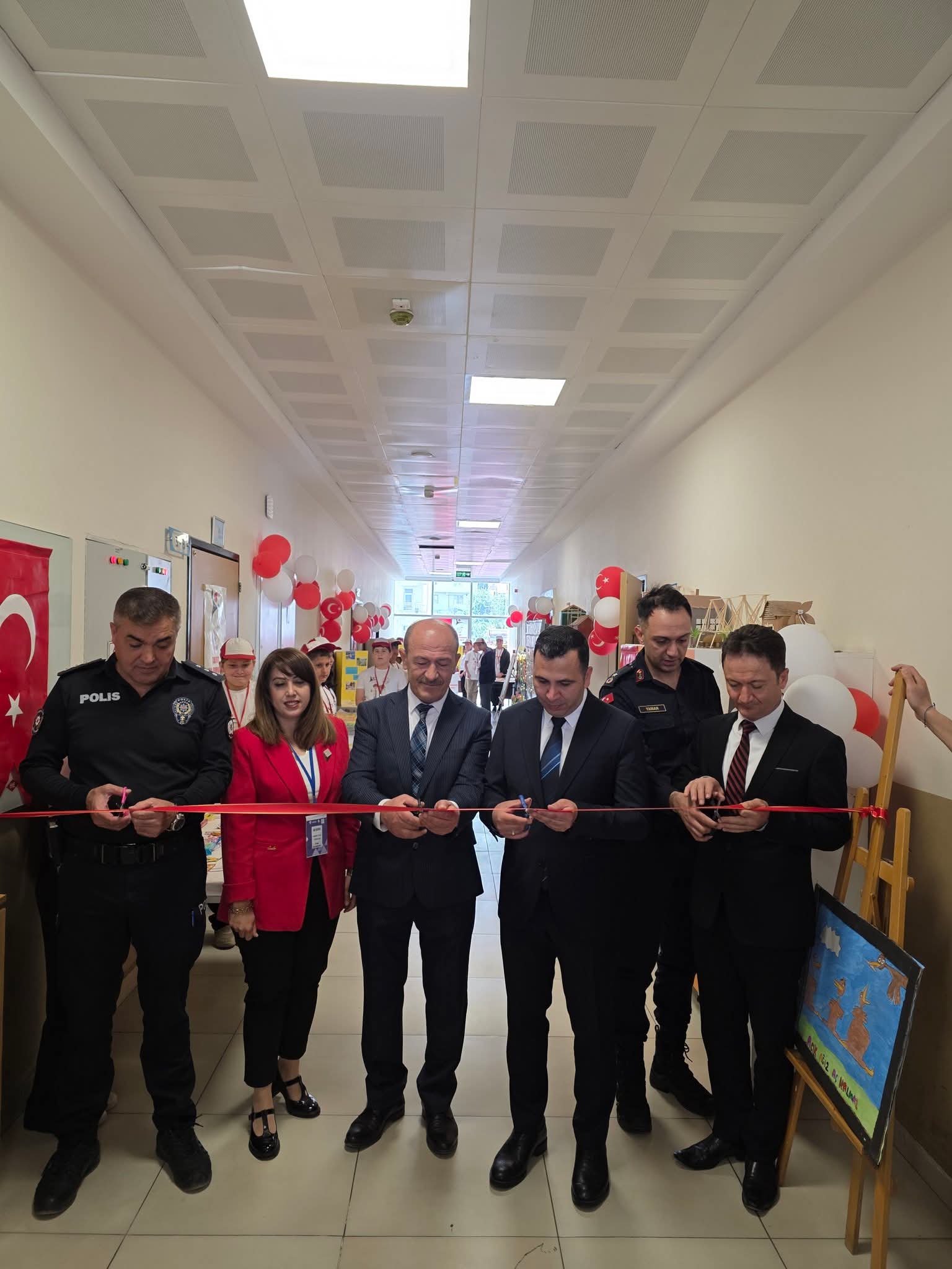 Şehit Musa Vuruşkan Ortaokulu Bilim Fuarı Açıldı