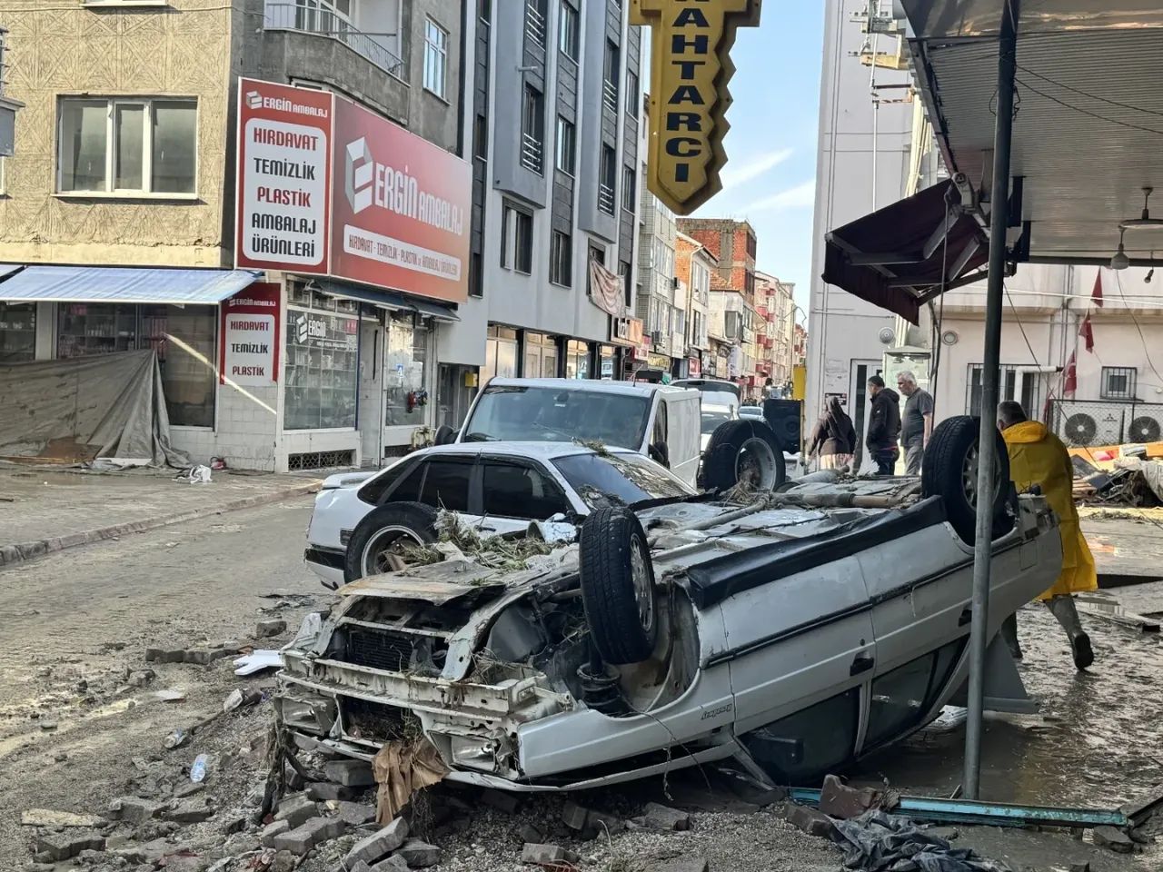 Samsun Havza'da Sel Sonrası Temizlik Çalışmaları Sürüyor