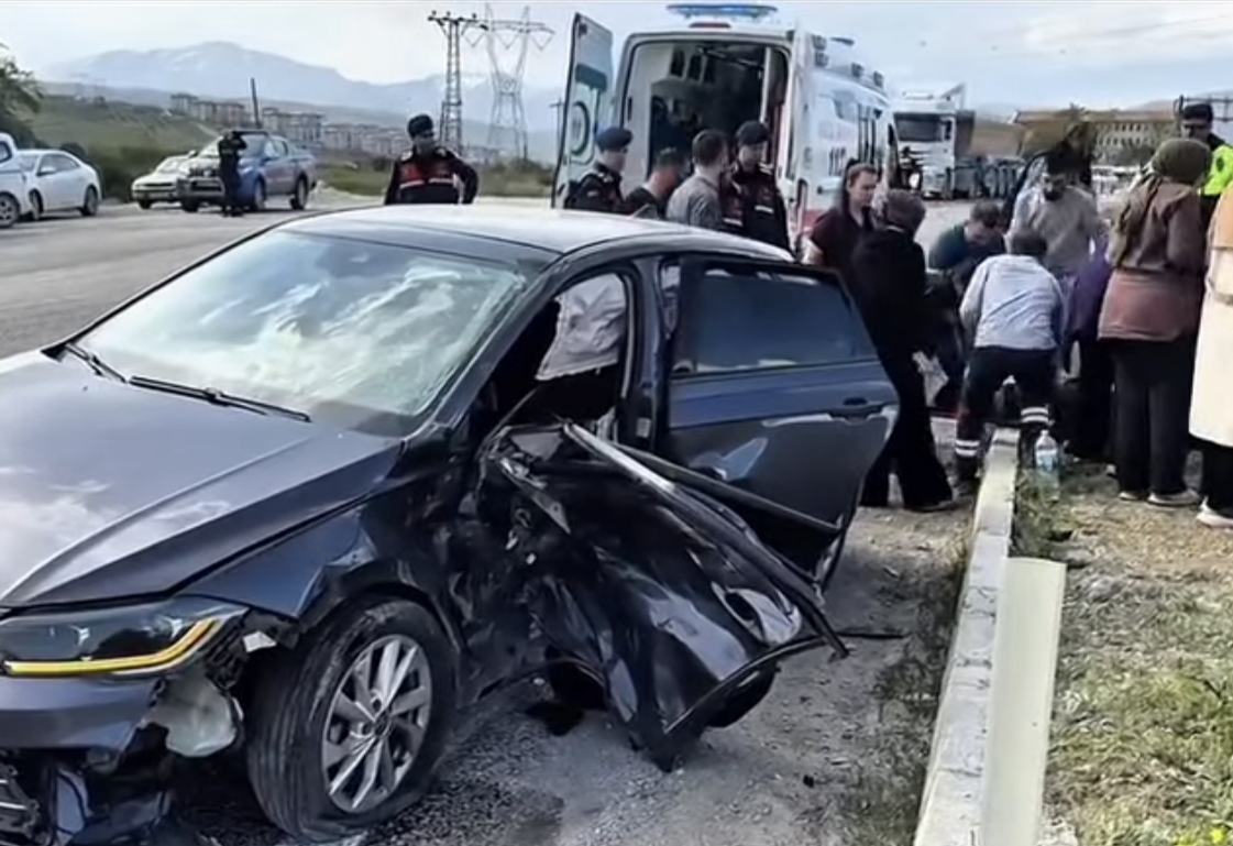 Malatya Adıyaman Yolunda Trafik Kazası: 3 Yaralı