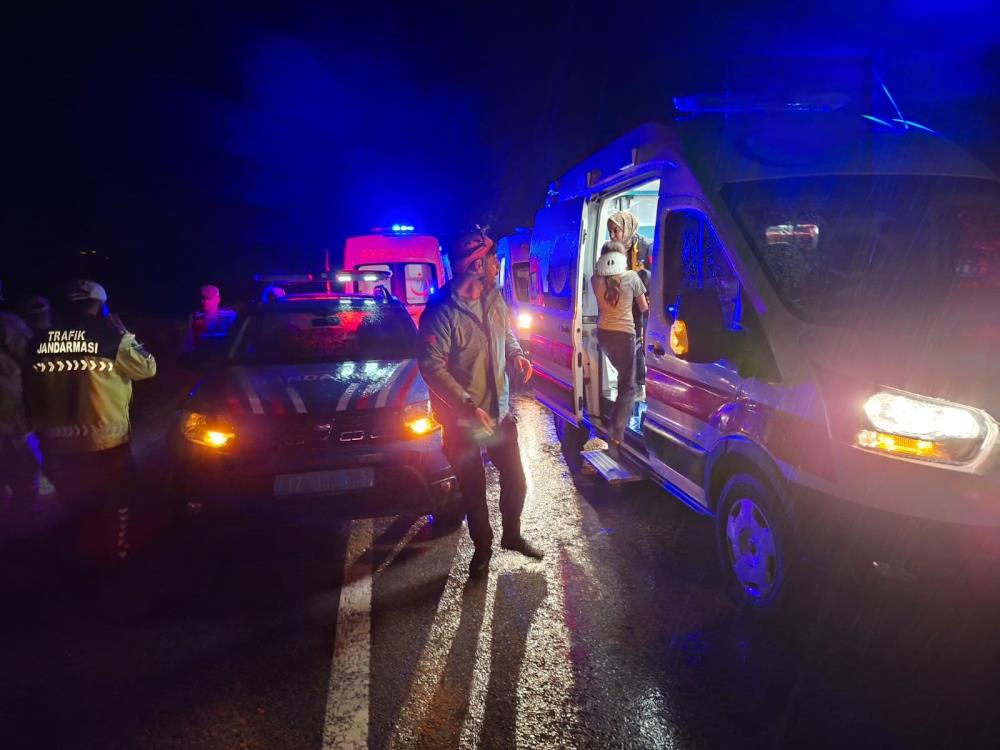 Bingöl'de Trafik Kazası: 8 Yaralı