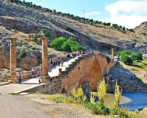 Adıyaman Cendere Köprüsü'nde Suya Giriş Yasaklandı