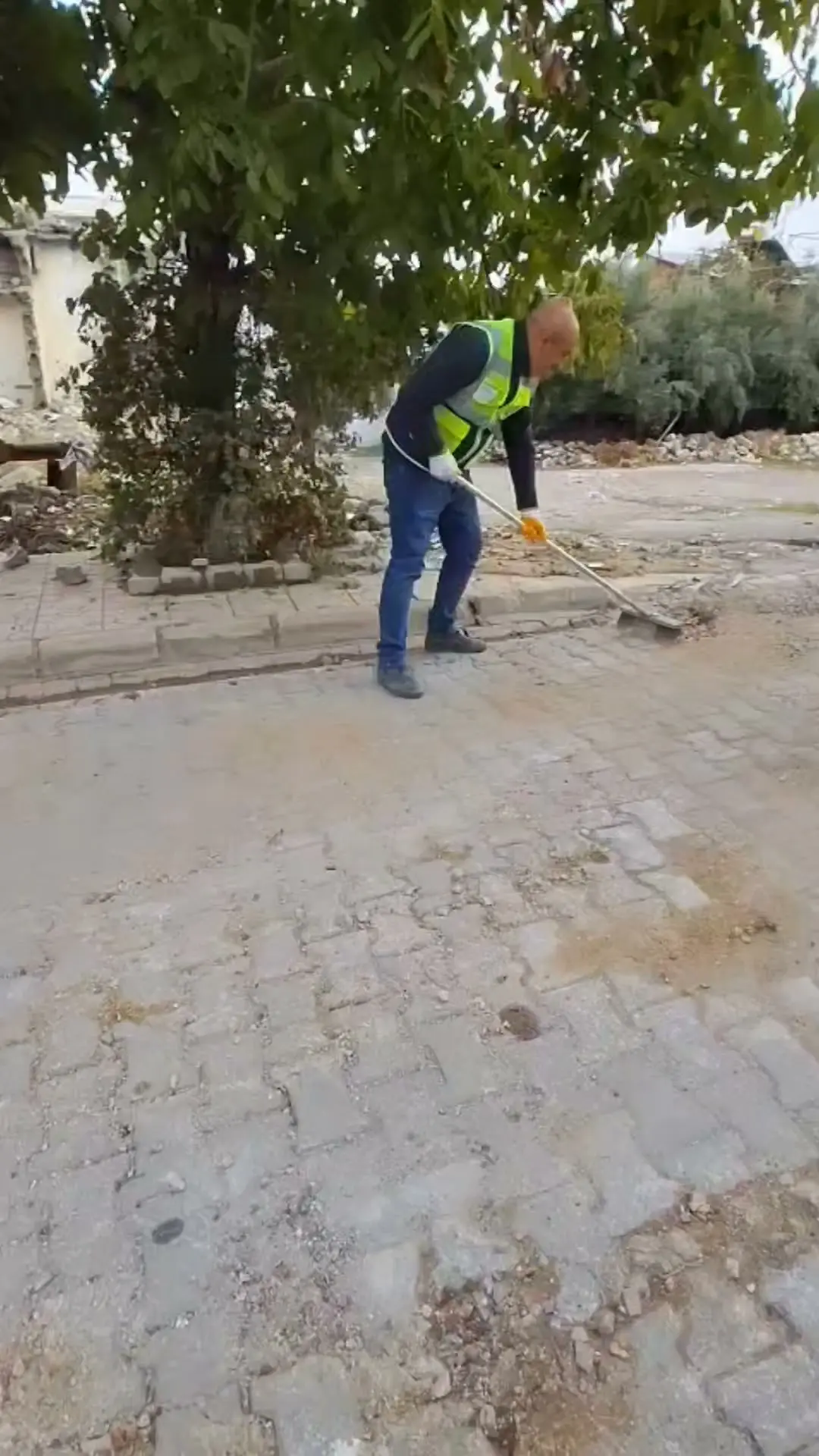 Besni Belediyesi Yağış Sonrası Çalışmalarını Sürdürüyor
