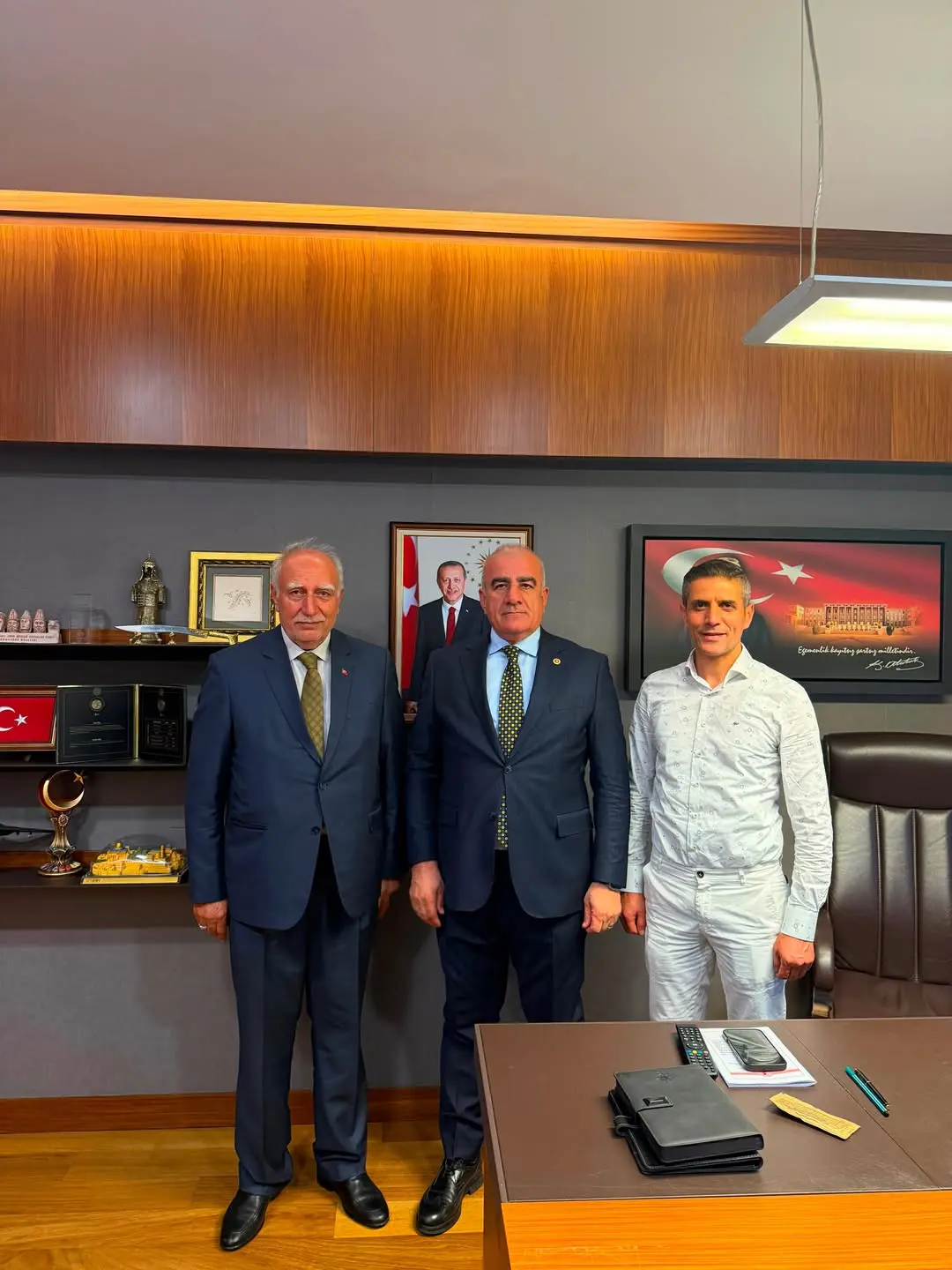 TBMM'de Adıyaman Emekliler Derneği Başkanı Bahri Özbey'i Ağırlayanlar