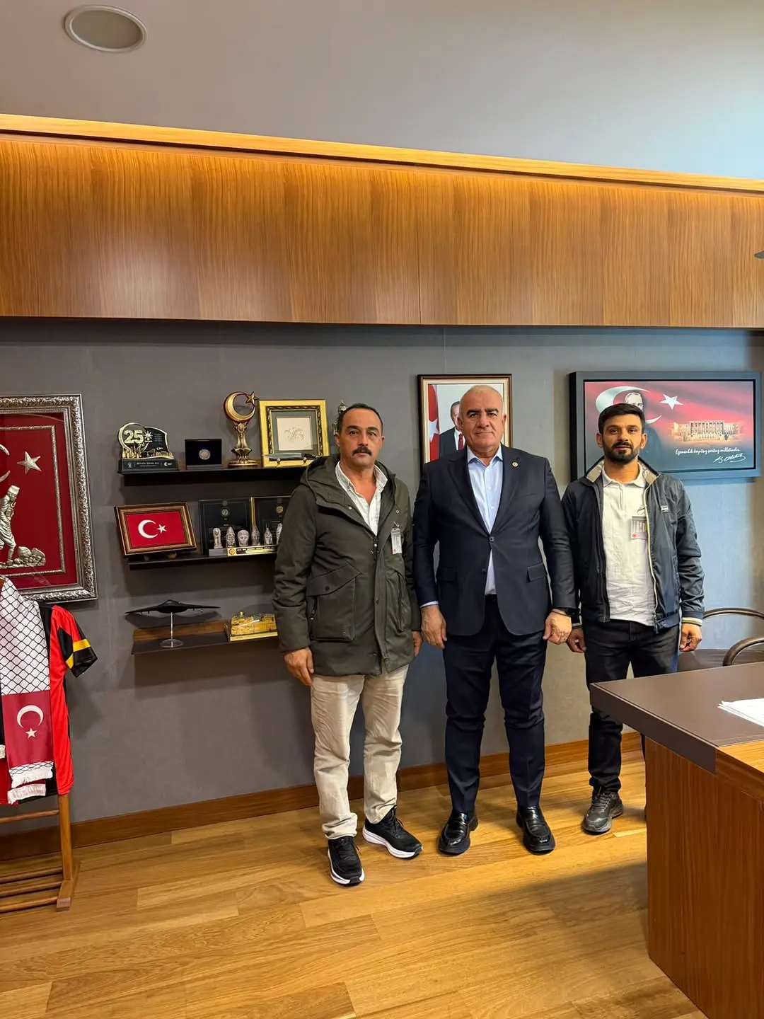 TBMM'de Bağınlılar Derneği Başkanı ve Üyeleri Ağırlandı