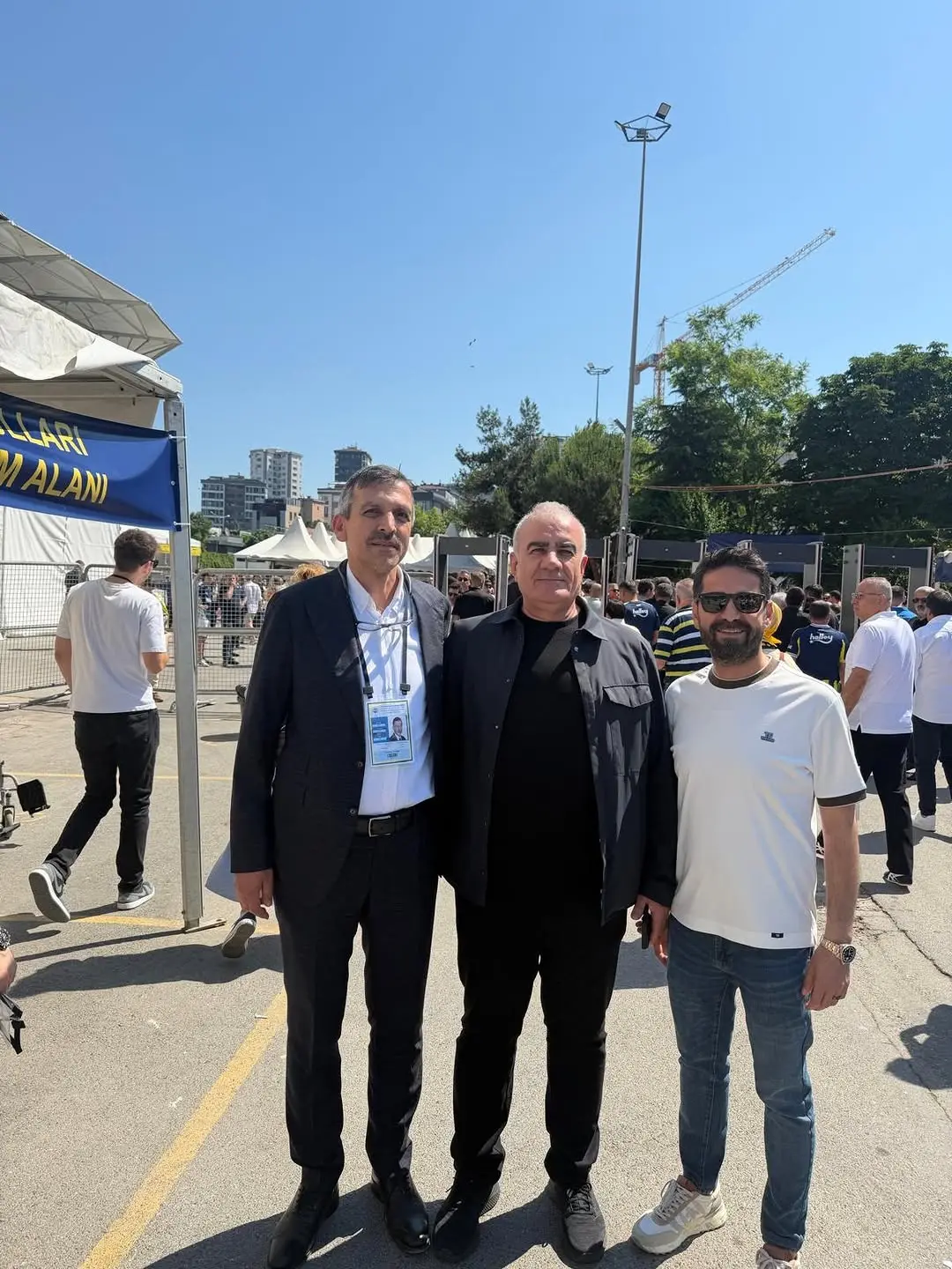 Fenerbahçe Kongresi'nde Önceki Dönem İl Gençlik Kolları Başkanı ve İlçe Başkanı Bir Araya Geldi
