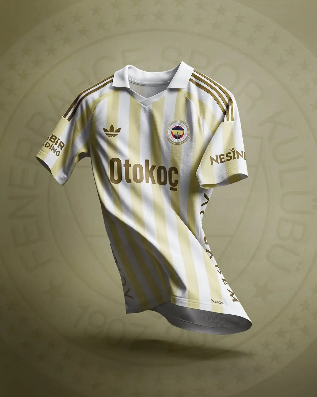 Fenerbahçe Sarı Beyaz Çubuklu Formayla Sahada