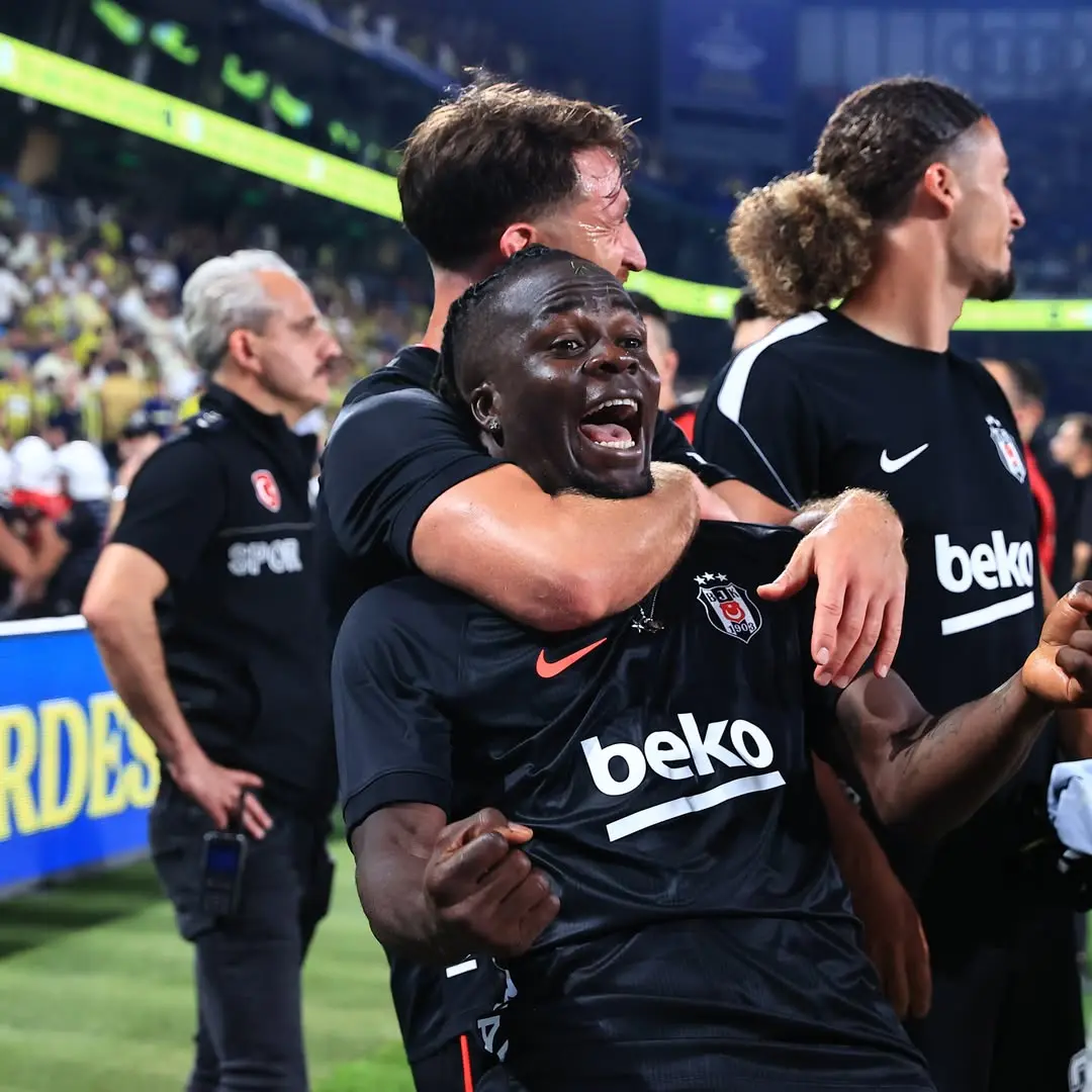 Beşiktaş JK'nin Salih Uçan ve Olarenwaju Kayode Transferleri İçin Girişimde Bulunduğu Açıklandı