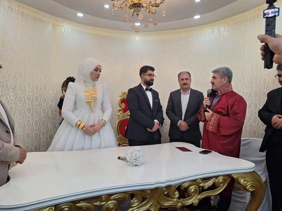 Besni Belediye Başkanı Reşit Alkan, Genç Bir Çiftin Mutlu Gününde Buluştu
