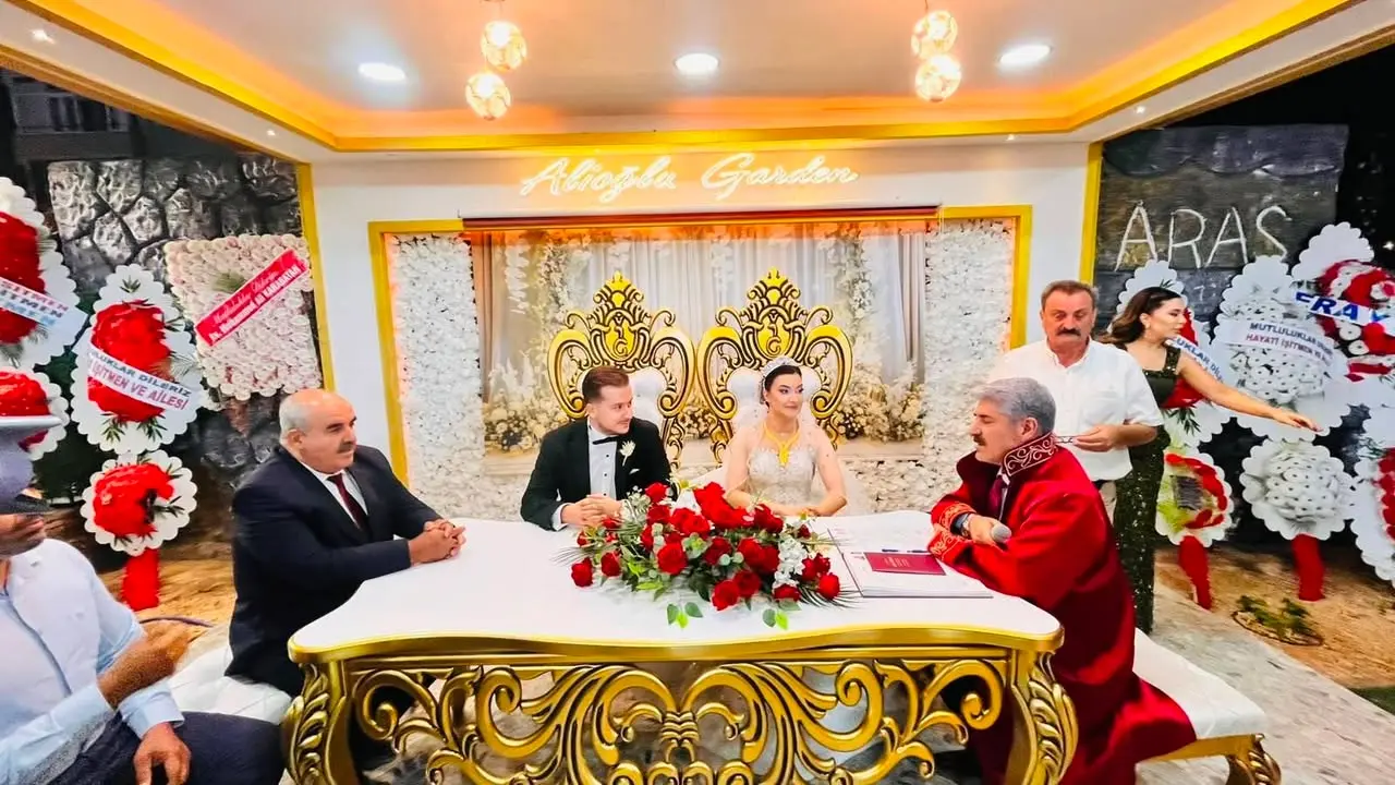 Besni Belediyesi'nden Nikah Törenine Katılım