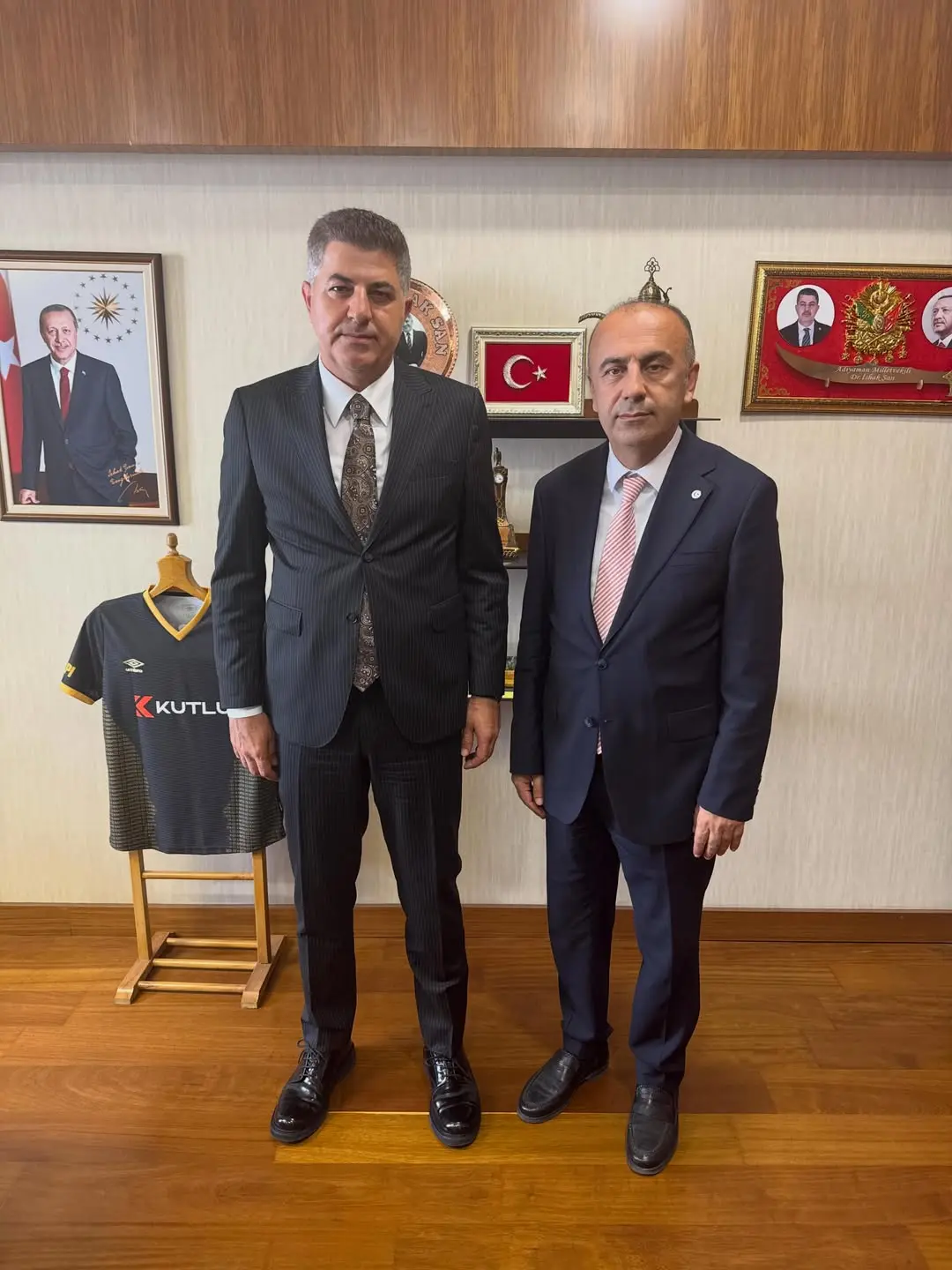 TBMM Başkanlık Divan Katip Üyesi Doç. Dr. İshak Şan'dan Adıyaman Üniversitesi Rektörü Prof. Dr. Mehmet Keleş'e Teşekkür