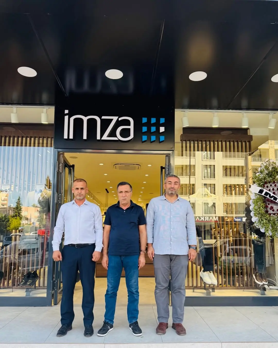 Salih Yılmaz'ın İmza Mağazası'na Yapılan Hayırlı Olsun Ziyareti