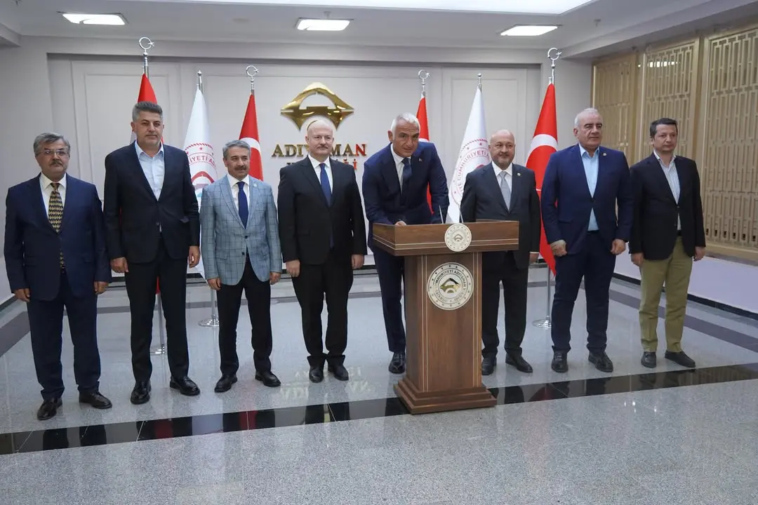 Kültür ve Turizm Bakanı Ersoy, Adıyaman Valisi Küçük'ü Ziyaret Etti