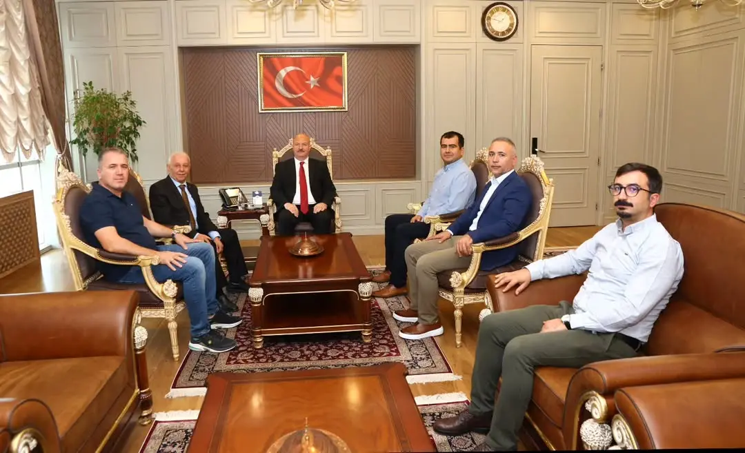 Adıyaman Valiliği, Vali Abdullah Küçük'ün Adıyaman Eczacılar Odası Başkanı ve Yönetimini Kabul Ettiği Haberini Paylaştı
