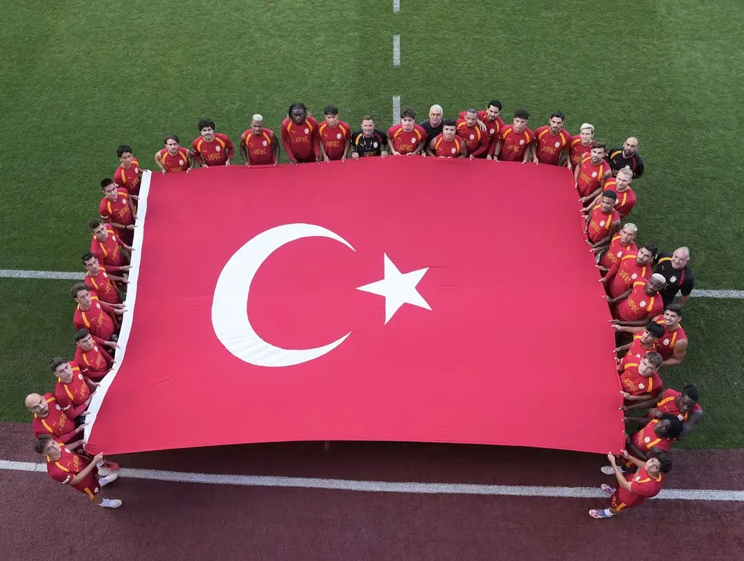 Galatasaray Spor Kulübü'nden 30 Ağustos Zafer Bayramı Paylaşımı