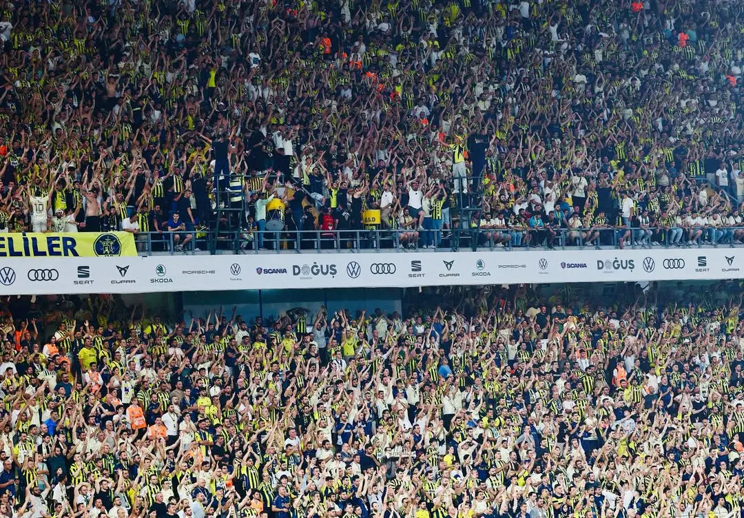 Fenerbahçe Taraftarlarından Muhteşem Destek!
