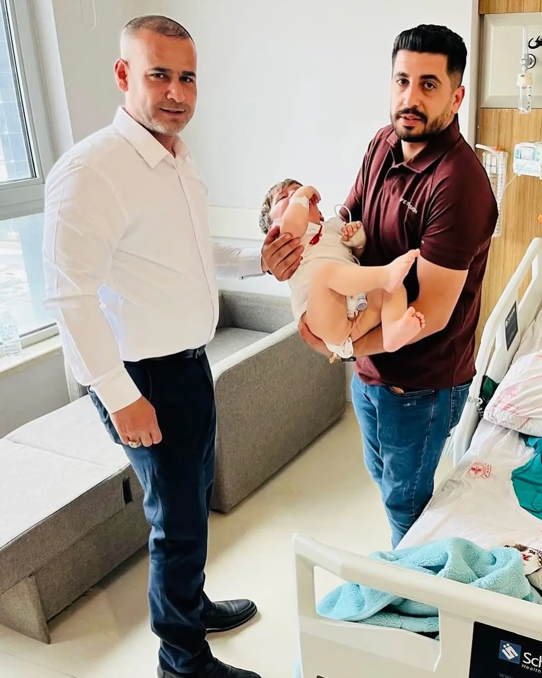 İşadamı Abdulvahap Can, Kardeşine Kirve Olduğunu Duyurdu
