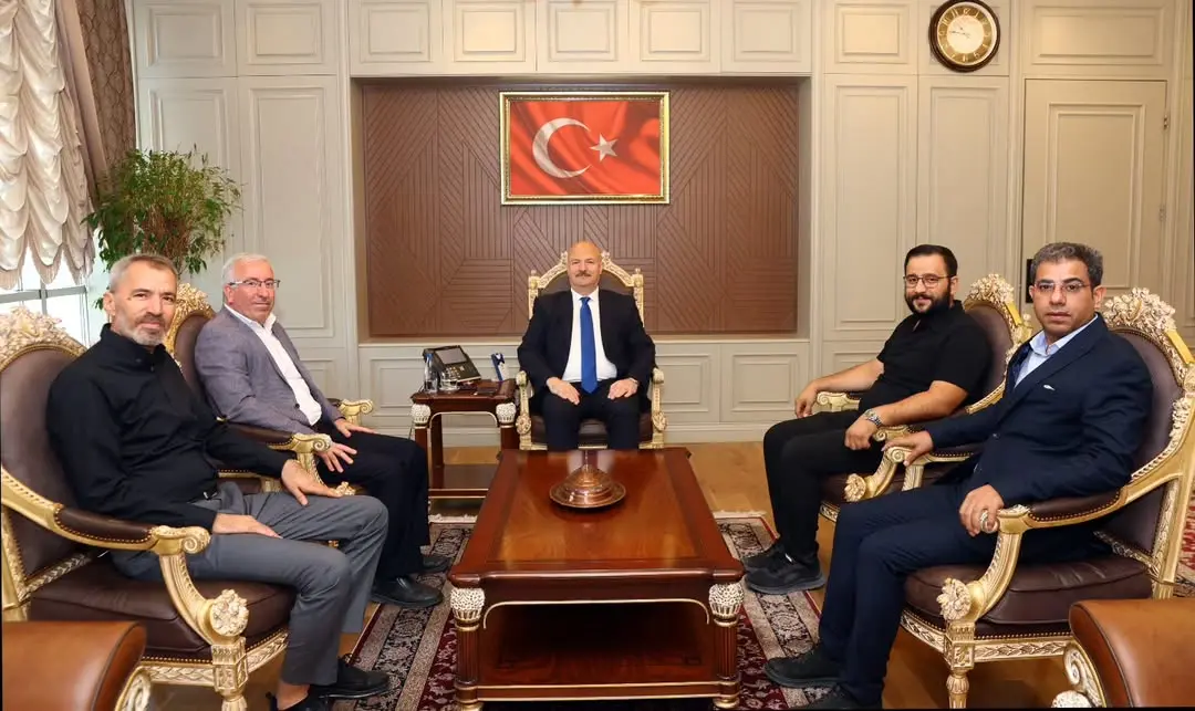 Adıyaman Valiliği, Vali Abdullah Küçük'ün İlim Yayma Cemiyeti Adıyaman Şube Başkanı Sezai Yılmaz ve Yönetimini Kabul Etmesini Paylaştı