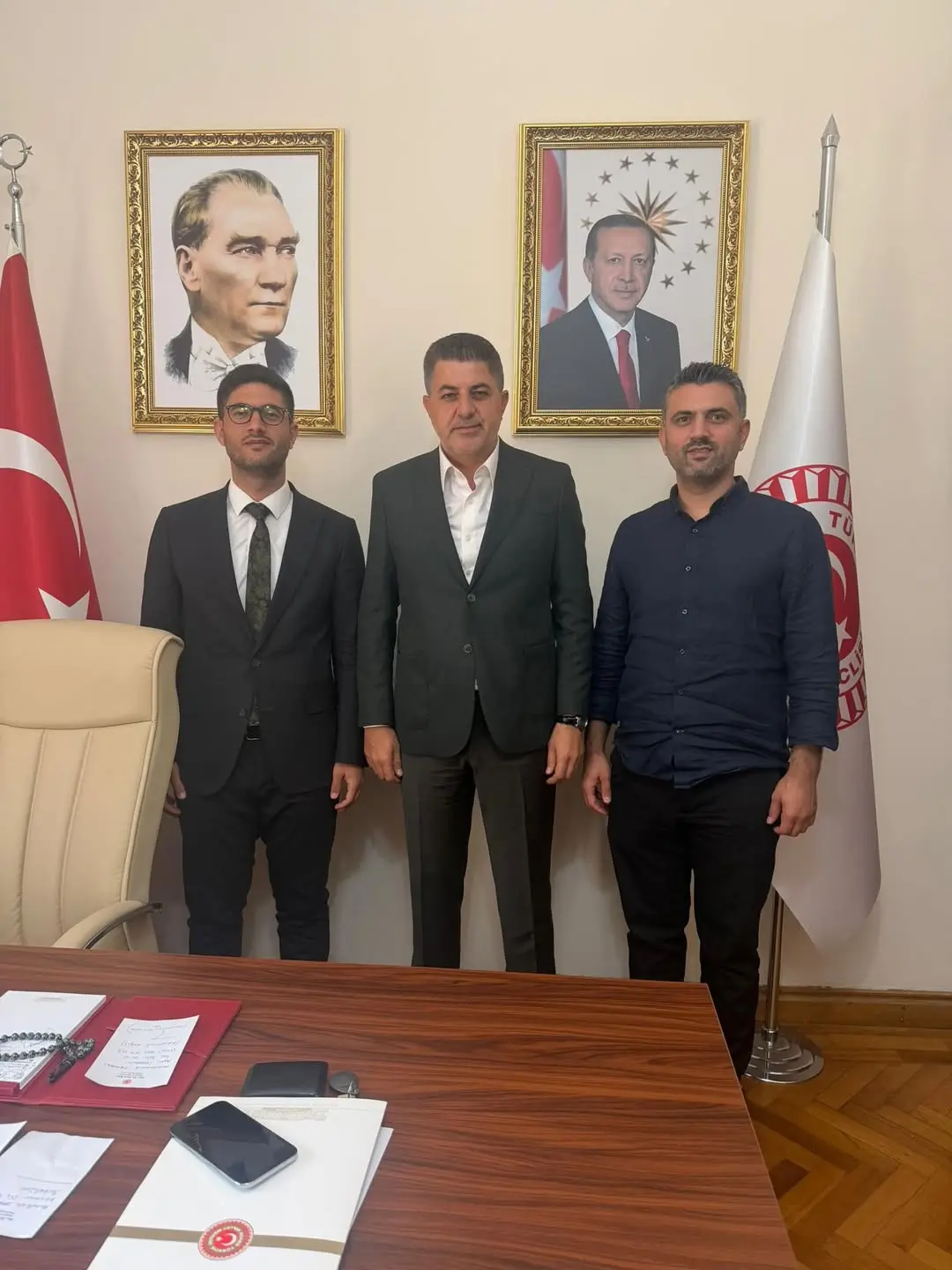 TBMM Başkanlık Divan Katip Üyesi Doç. Dr. İshak Şan'dan Hukuki Araştırmalar Derneği Adıyaman Şube Başkanı Av. Hekim KARAMAN'a Teşekkür