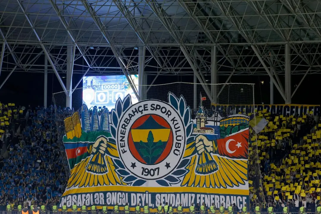 Fenerbahçe Spor Kulübü'nün Türkiye ve Azerbaycan Sevgisi
