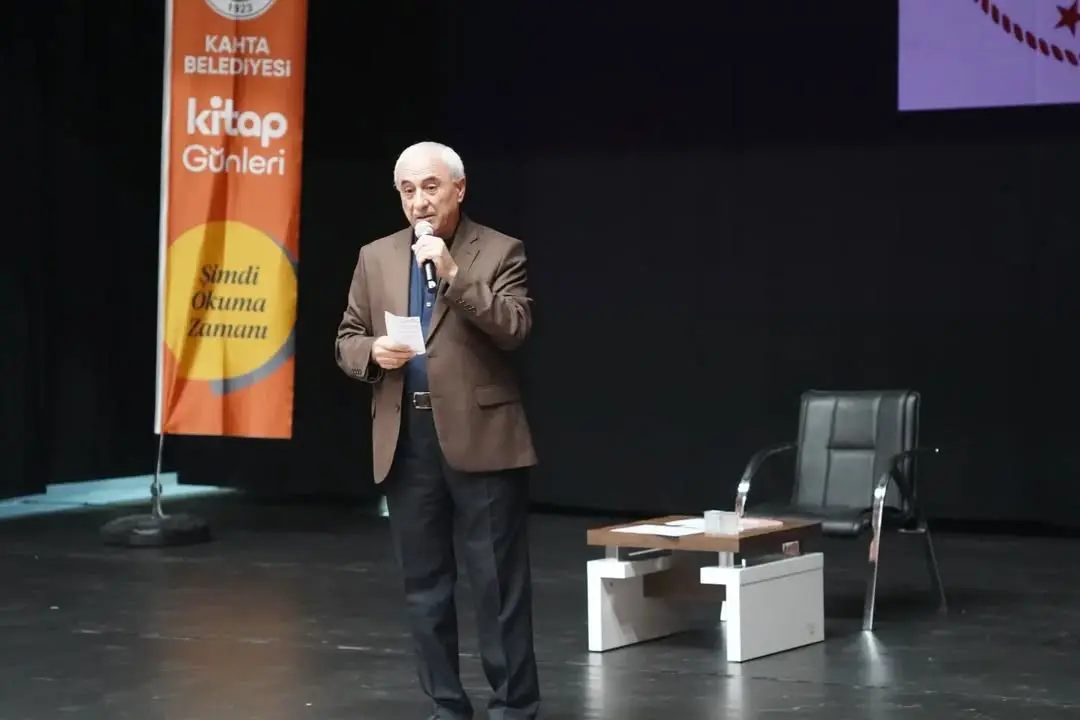Prof. Dr. Nurullah Genç, Kâhta Kitap Günleri'nde Okurlarıyla Buluştu