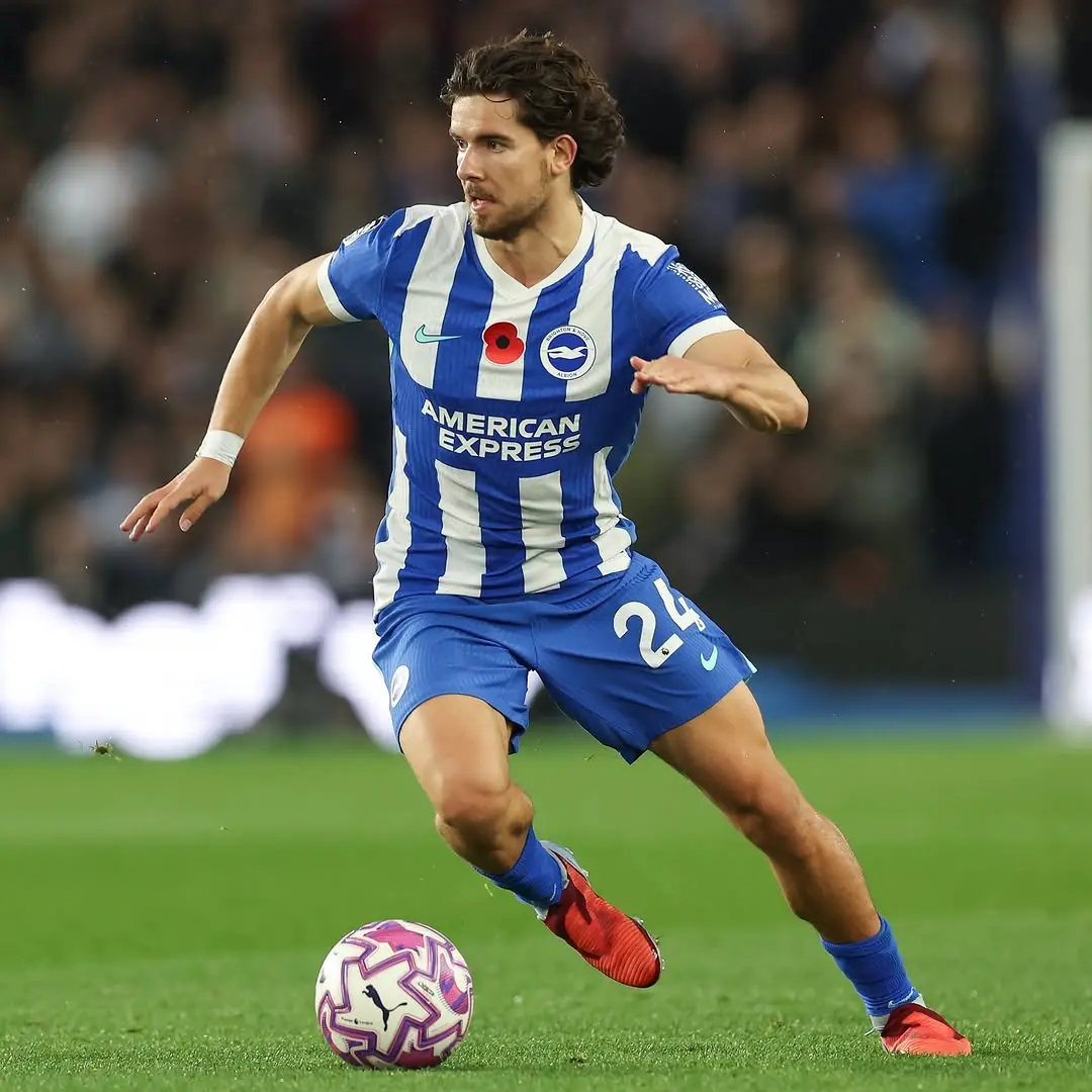 Ferdi Kadıoğlu, Brighton Taraftarlarından Sezonun Oyuncusu Ödülünü Aldı