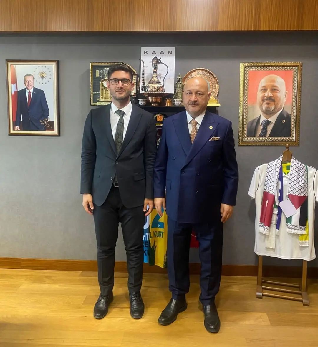 TBMM Plan ve Bütçe Komisyonu Üyesi Resul Kurt'tan Adıyaman Hukuki Araştırmalar Derneği Başkanı Av.Hekim Karaman'a Teşekkür