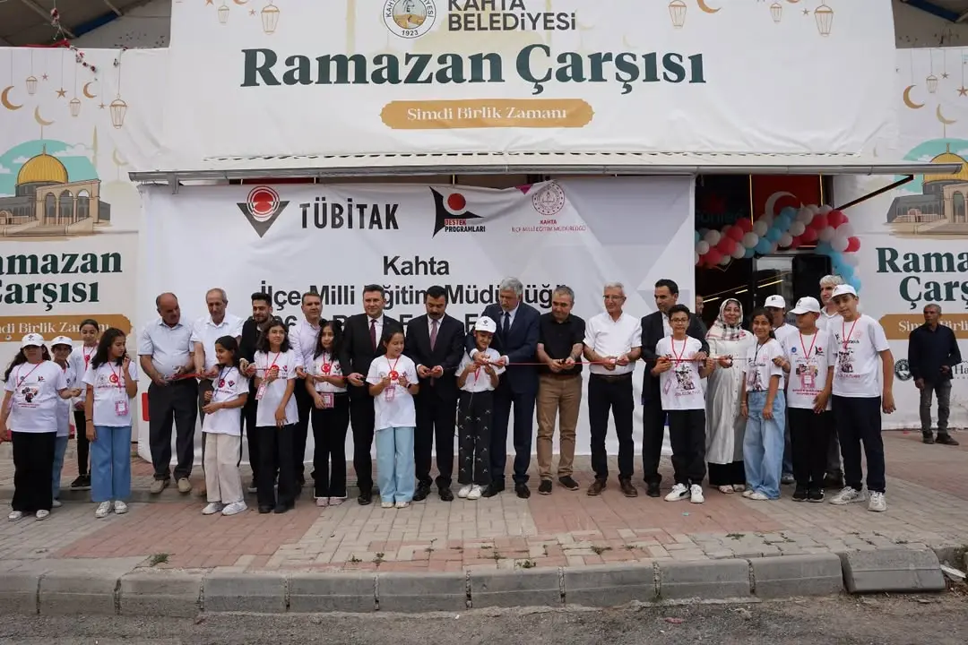 Kahta Belediyesi Tarafından Düzenlenen Bilim Fuarı Açıldı