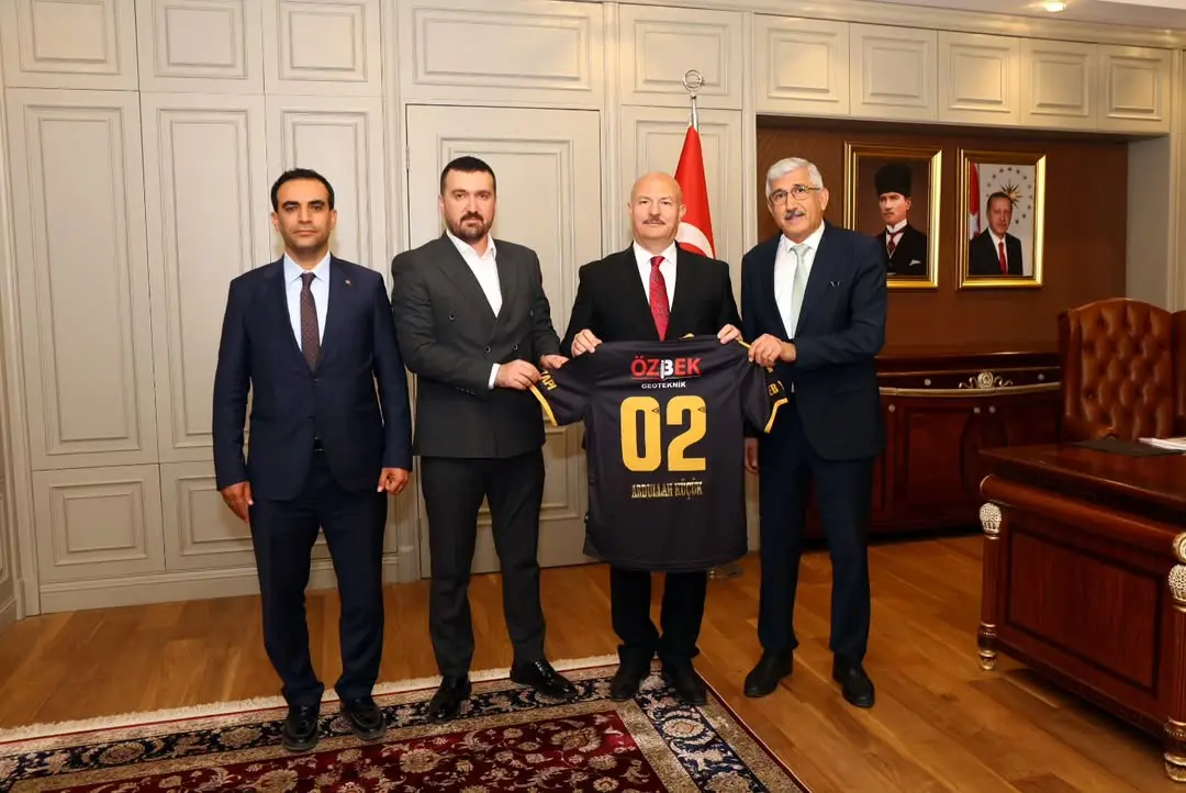 Adıyaman Valiliği'nden Büyük Ziyaret: Vali Abdullah Küçük, Kahta Belediye Başkanı Mehmet Can Hallaç'ı Kabul Etti