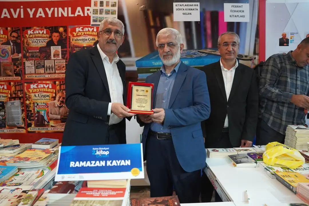 Ramazan Kayan Okurlarıyla Buluştu: Kâhta 2. Kitap Günleri