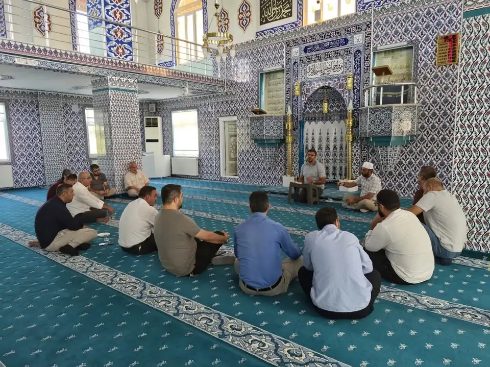 Arıkent Camii'nde 'Kitap Okuyorum' Projesi Kapsamında Kitap Tahlili Gerçekleştirildi