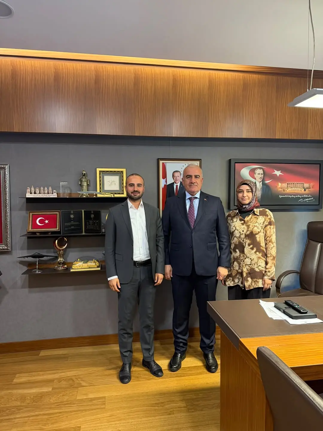 AK Parti Adıyaman Kadın Kolları Siyasi ve Hukuki İşler Başkanı TBMM'de Misafir Edildi