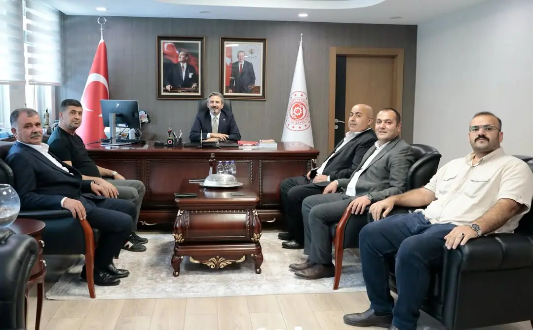 MHP Kahta İlçe Başkanı Haşim Turan, AK Parti Kahta Belediye Meclis Üyesi Miraç Özbey, Salkımbağı Köyü...