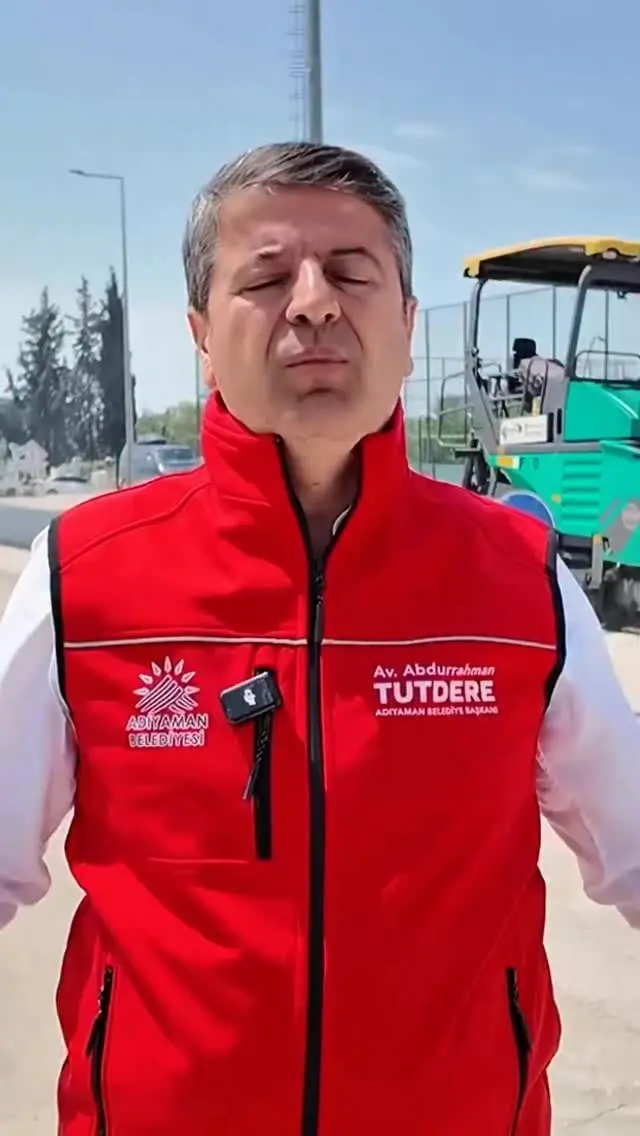 Adıyaman Belediyesi Karaali Caddesi'nde Asfalt Serim Çalışmalarına Başladı