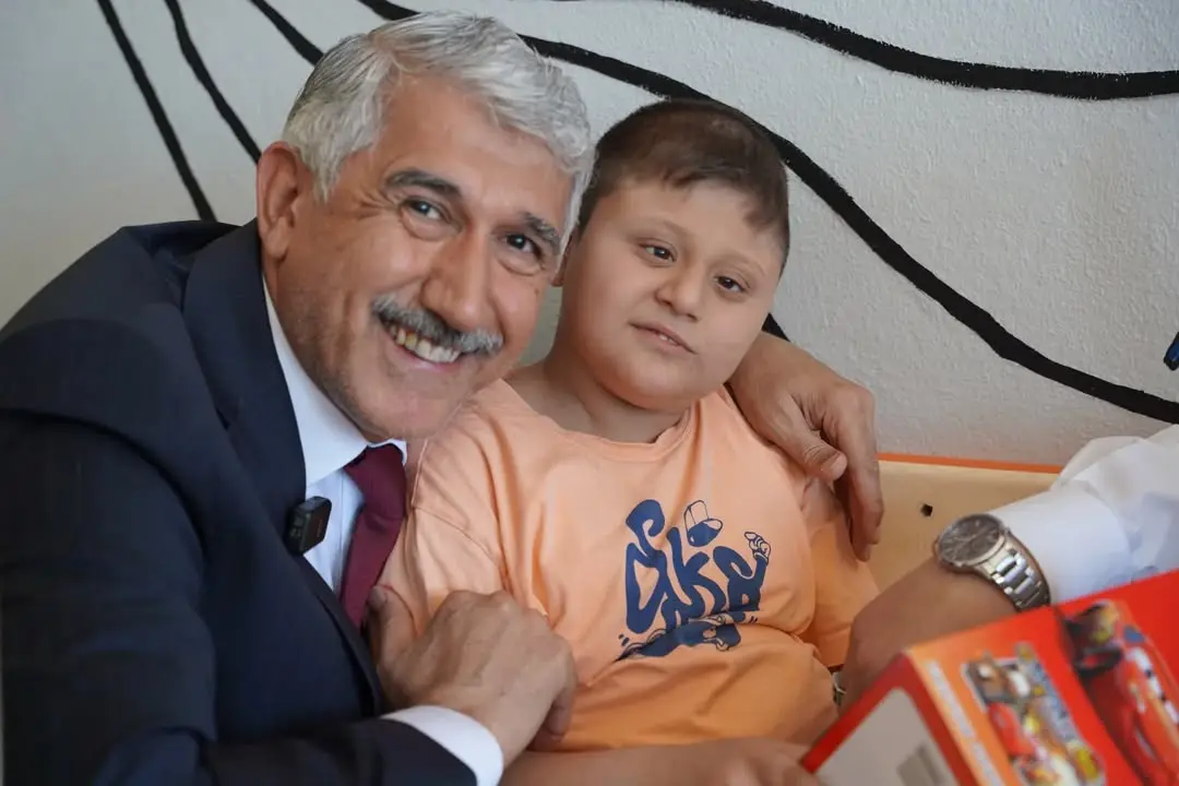 Başkan Hallaç'tan Özel Öğrencilere Anlamlı Ziyaret