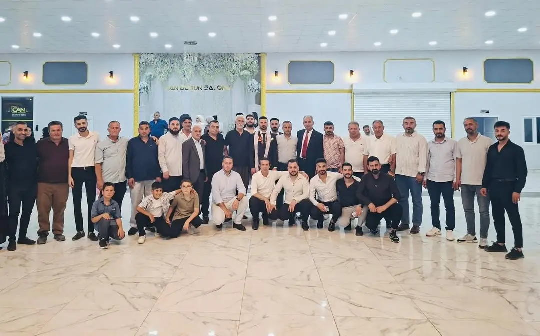 İşadamı Abdulvahap Can, Amcasının Düğününde Mutlu Günü Paylaştı