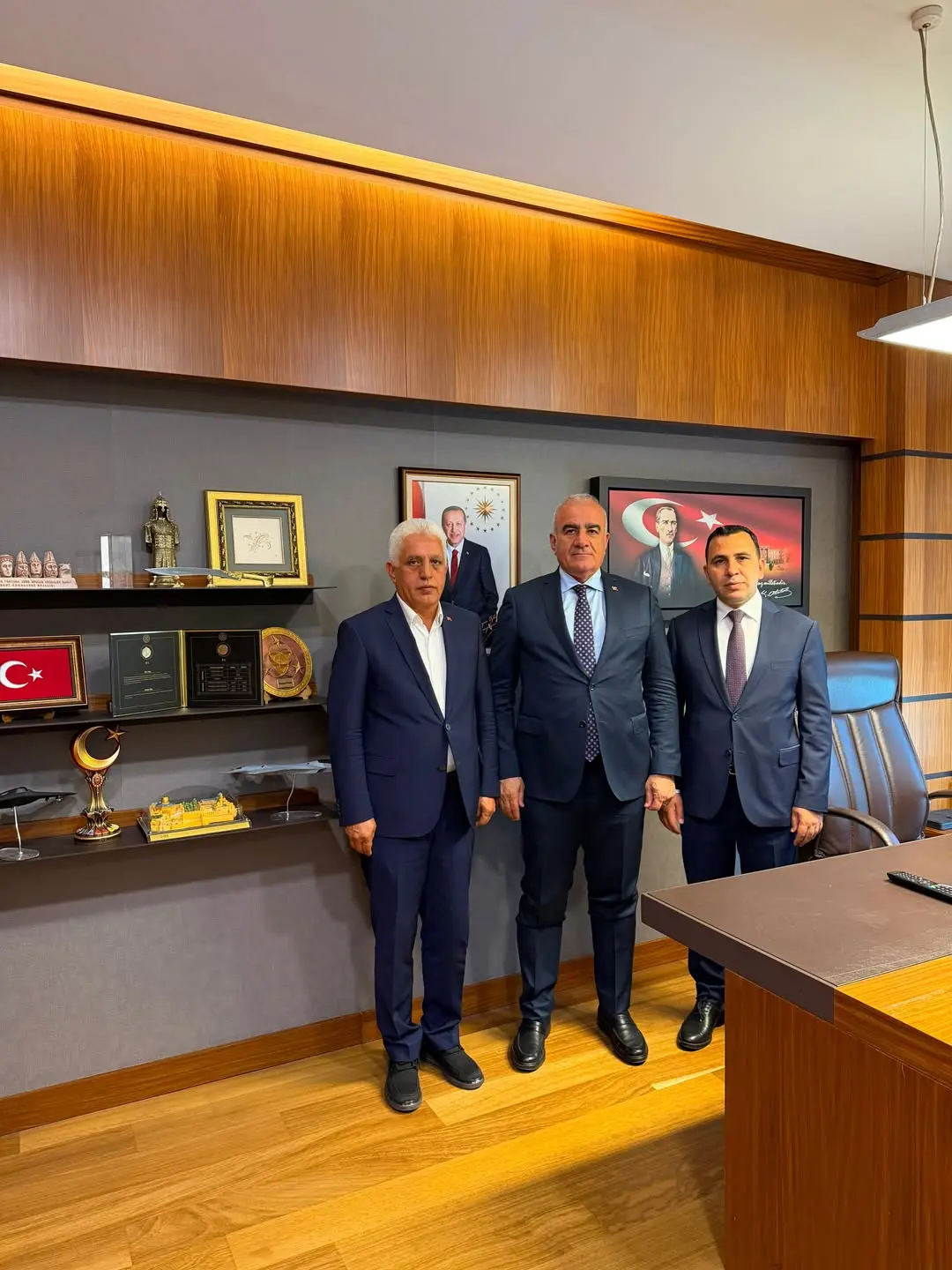 TBMM'de Gölbaşı Kaymakamı ve İlçe Başkanı Misafir Edildi