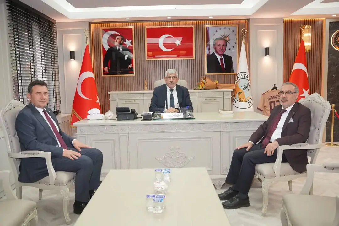 Kahta Belediyesi'nden Yazar Ph. D. Mehmet Rıza Özacar ve İlçe Millî Eğitim Müdürü Lütfi Başli'ye Ziyaret
