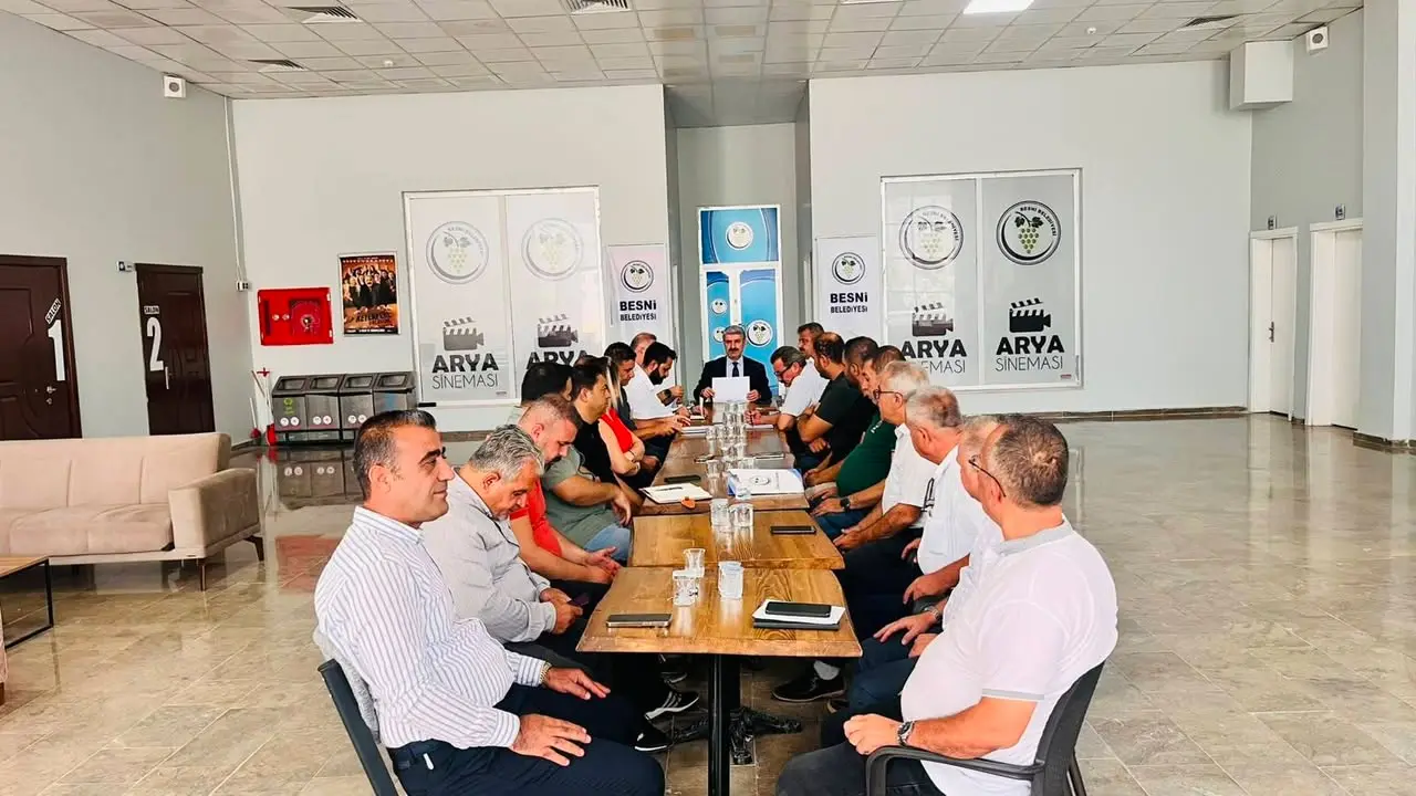 Besni Belediyesi'nin Haftalık İstişare ve Değerlendirme Toplantısı
