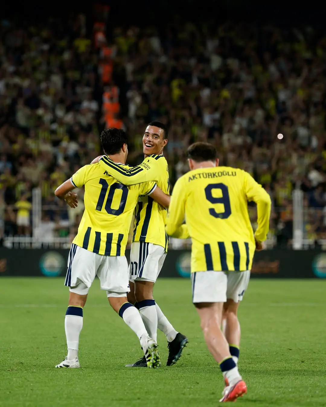 Fenerbahçe Spor Kulübü, Yeni Bir Başlangıcın Mutluluğunu Paylaştı