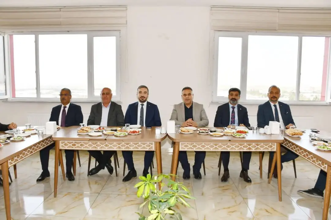 Adıyaman Ticaret ve Sanayi Odası Yöneticileri SGK İl Müdürlüğü'nde Değerlendirme Toplantısına Katıldı