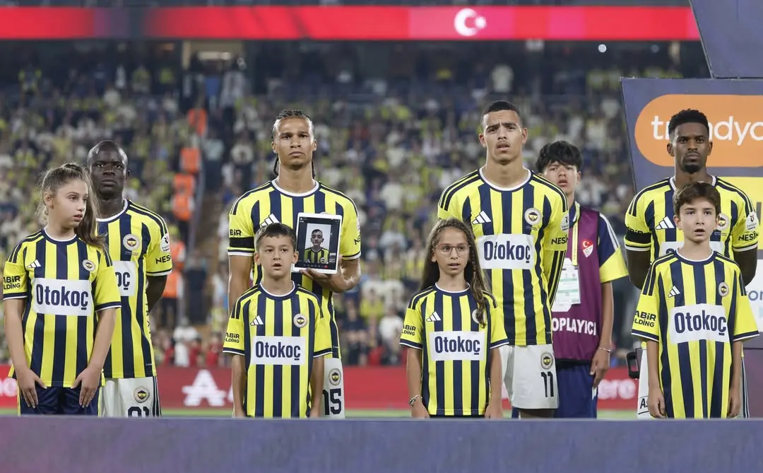 Fenerbahçe'nin Eyüpspor Maçı İçin Futbol Seremoni Paketleri Satışa Çıktı