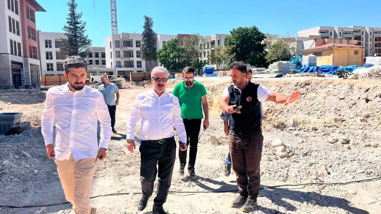 Besni Belediyesi'nin Besni Kent Meydanı'ndaki Çalışmaları Hakkında Açıklama