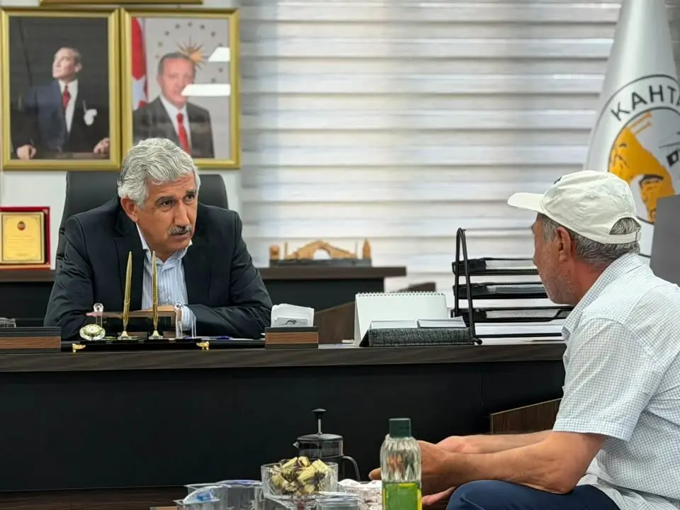 Kahta Belediyesi Başkanı Mehmet Can Hallaç, Halk Buluşmalarında Vatandaşlarla Bir Araya Geldi