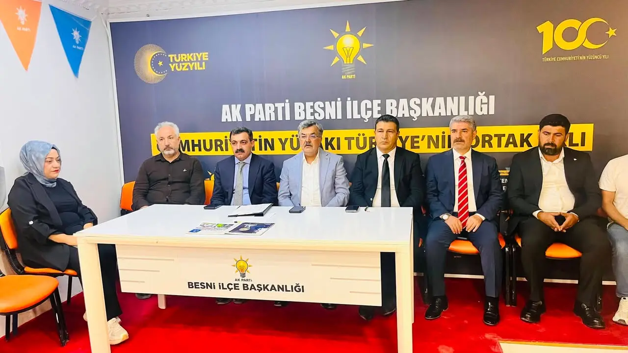 Besni Belediyesi'nin AK Parti Besni İlçe Başkanlığı Toplantısı Katılımı