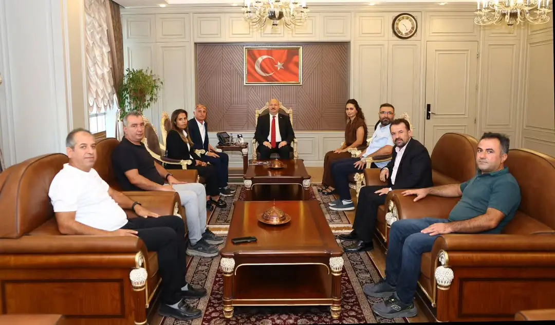 Adıyaman Valiliği, Vali Abdullah Küçük'ün Jeoloji Odası Temsilcileriyle Görüşmesini Paylaştı