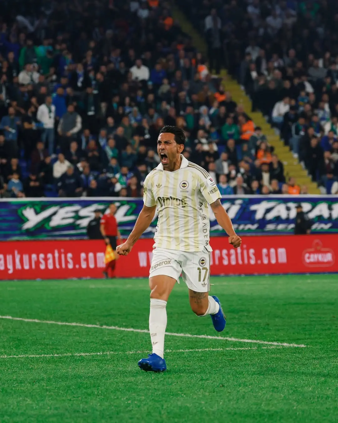 Fenerbahçe'nin Kendine Has Golünü Attı