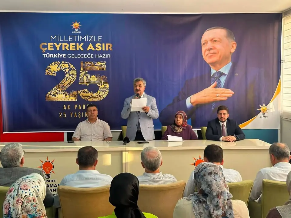 Besni Belediye Başkanı Reşit Alkan, AK Parti Adıyaman İl Başkanlığı'nda Programa Katıldı